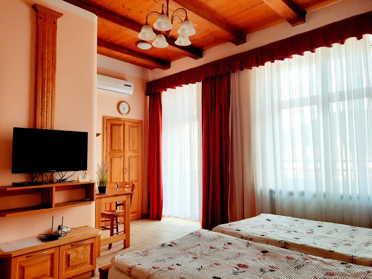 Appartment Centrum Κάρλοβι Βάρι Εξωτερικό φωτογραφία