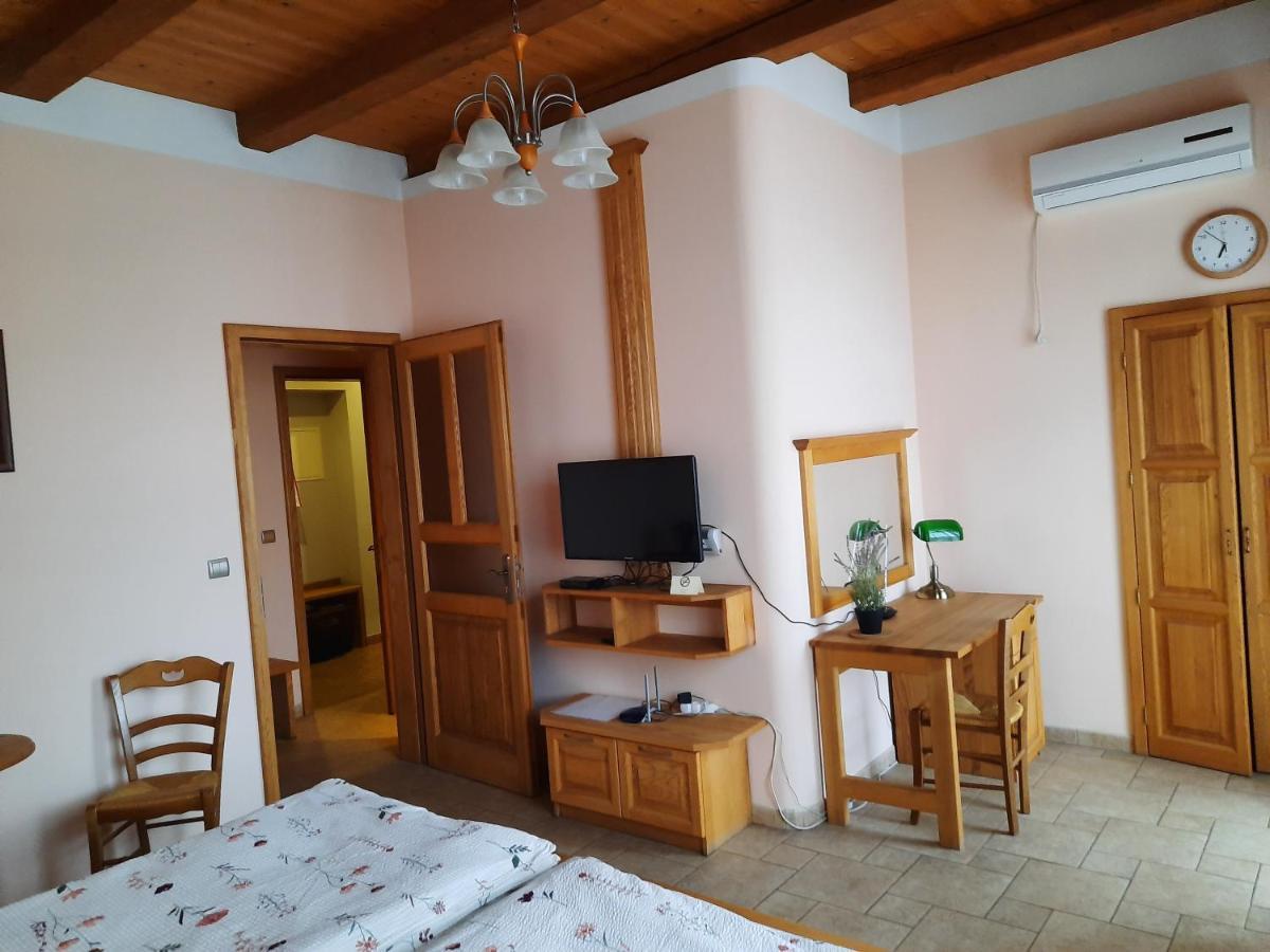 Appartment Centrum Κάρλοβι Βάρι Εξωτερικό φωτογραφία