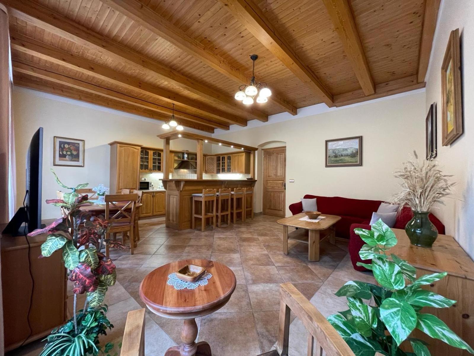 Appartment Centrum Κάρλοβι Βάρι Εξωτερικό φωτογραφία